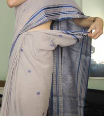 Sari Safari - how to drape a tamil pinkosu style sari
