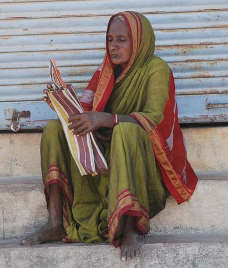 Dr Hemalatha Jain: The professor reviving age-old handloom weaving of sarees  in Karnataka